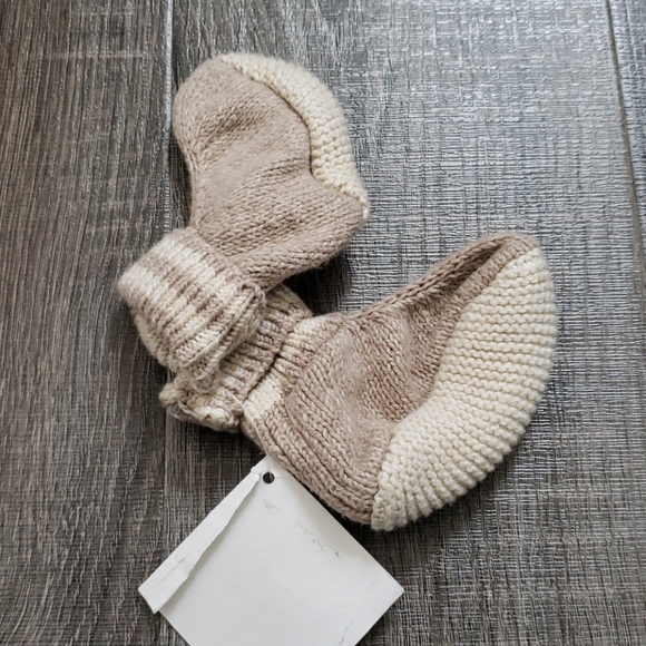 Tea Collection knit "Cerro Bonete" Taupe Socks - Picture 2 of 2